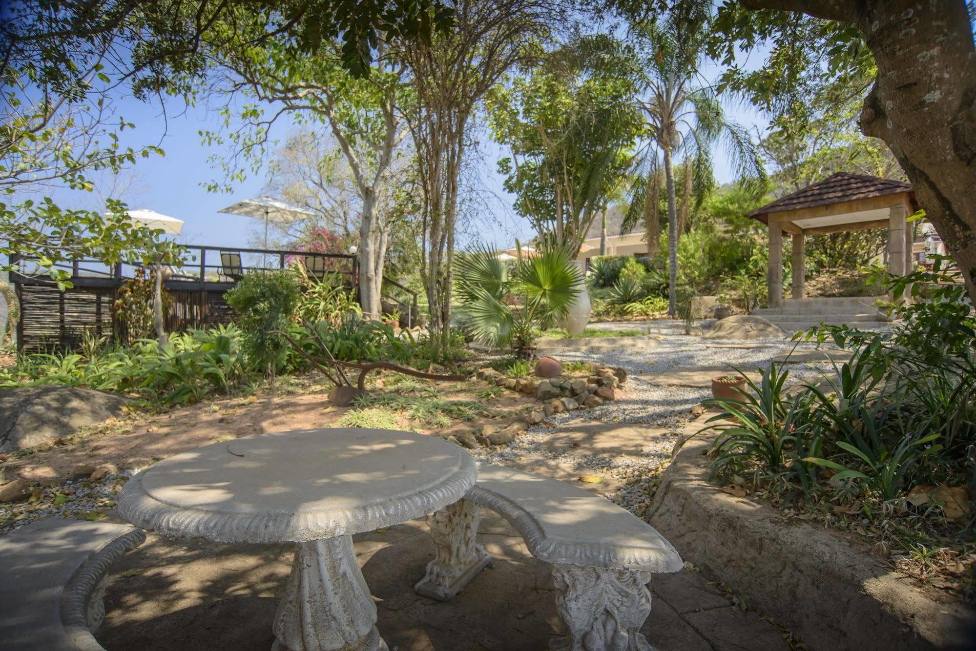 Abangane Guest Lodge Хейзивью Экстерьер фото